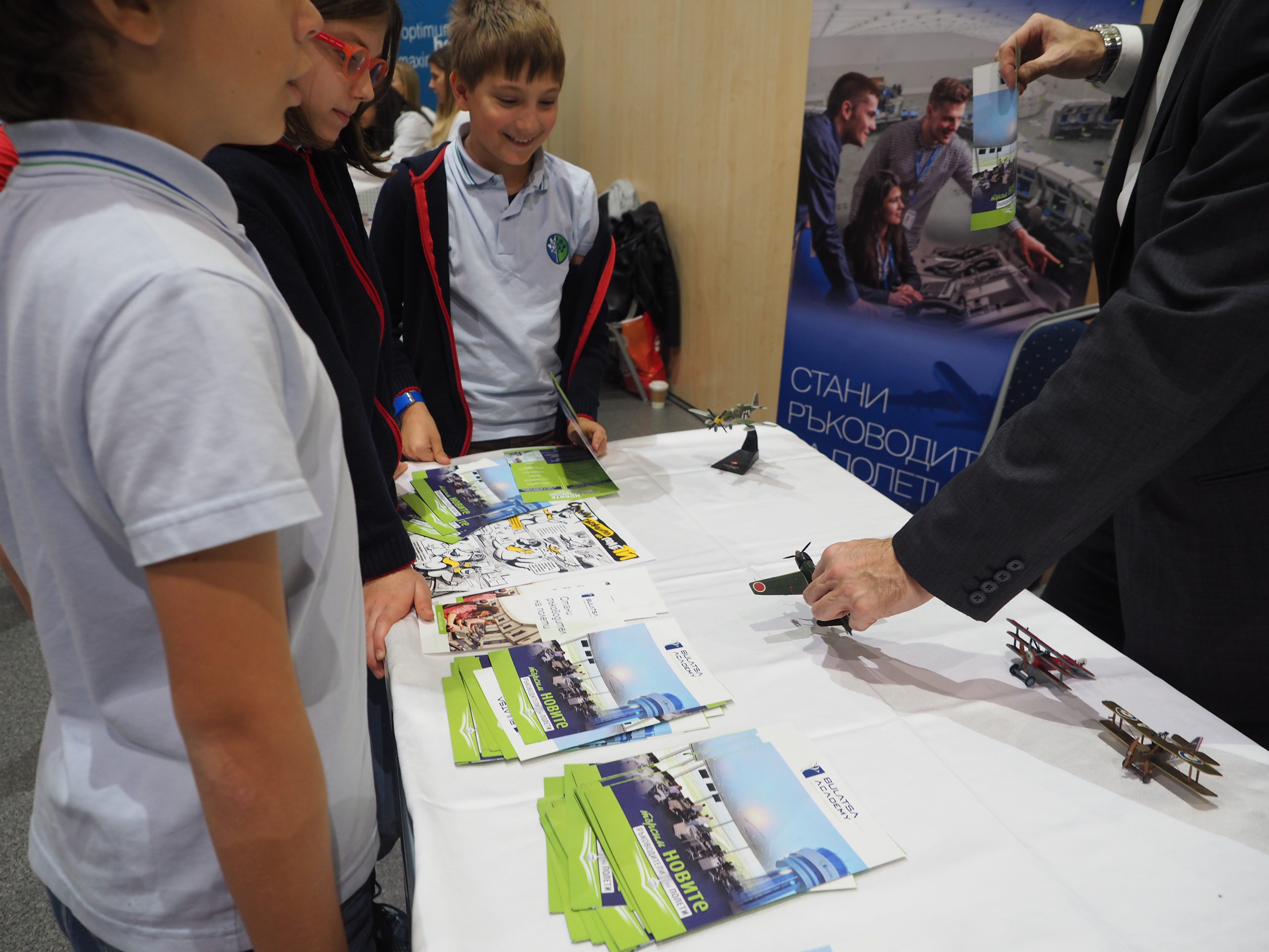 POIESIS/POLEMOS: Боряна Кацарска за поезията на Цочо Бояджиев