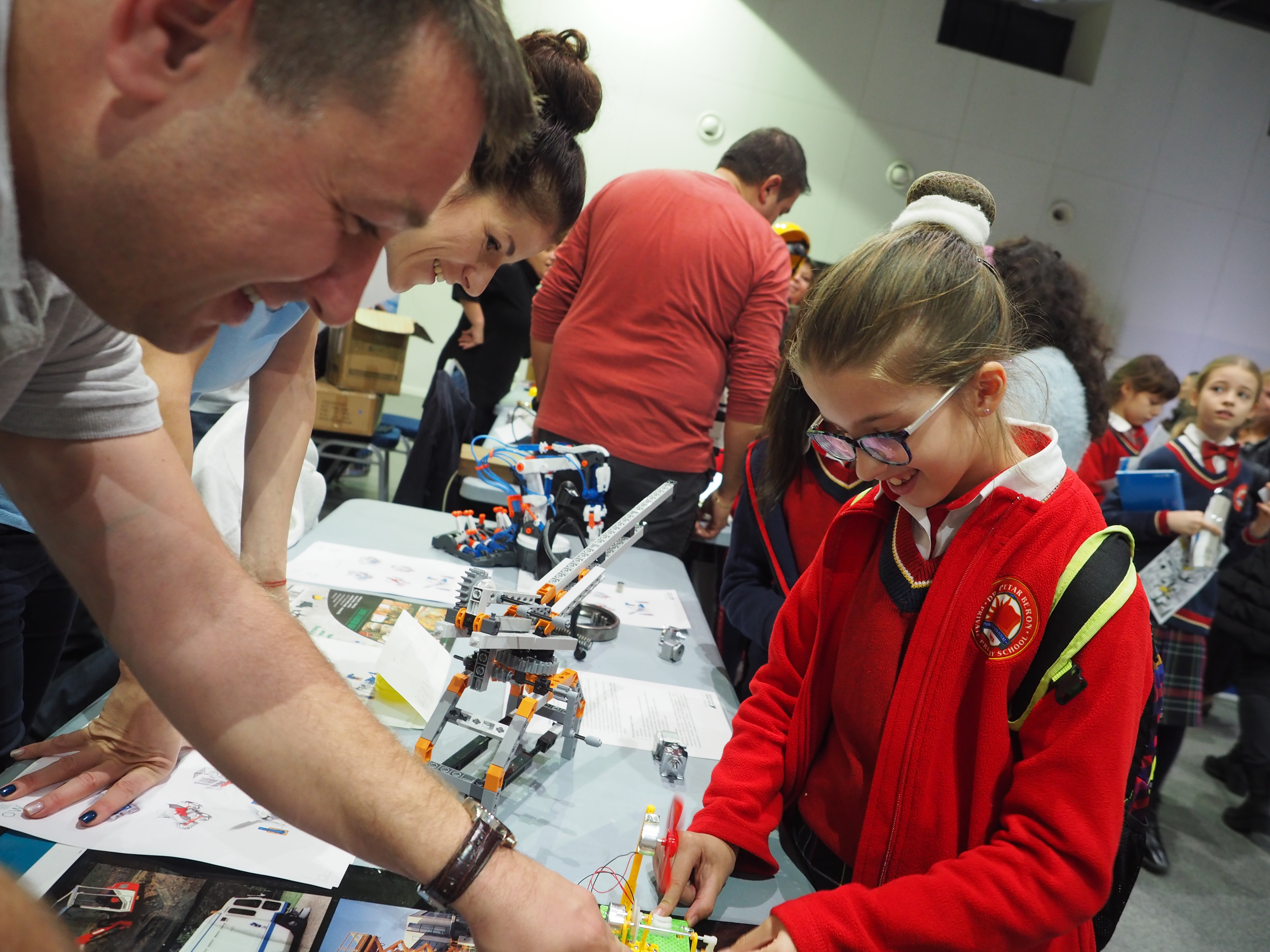 Среща-разговор с Роси Михова за новата ѝ книга "ТРИМА НАСАМЕ. Задочни разговори с Макс Фриш"