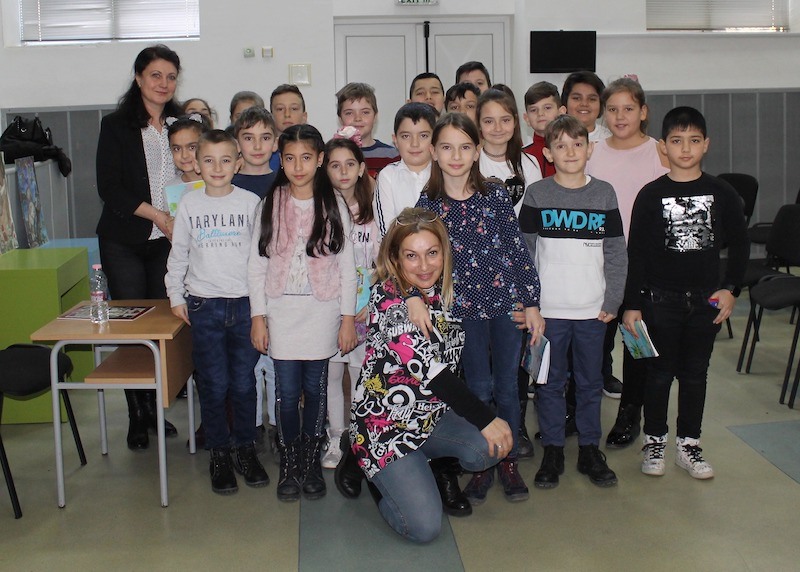 Среща-разговор с Роси Михова за новата ѝ книга "ТРИМА НАСАМЕ. Задочни разговори с Макс Фриш"